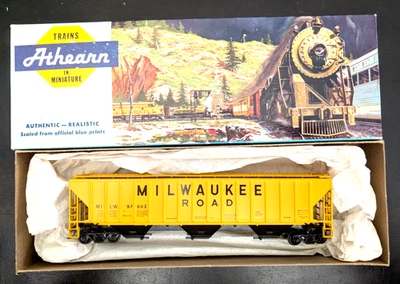 ATHEARN BLUE BOX ~ 5306 3-BAY COVERED HOPPER ~ MILWAUKEE 97802 ~ IN ORIGINAL BOX - Image 1 of 4