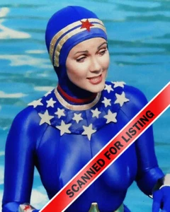 LYNDA CARTER as WONDER WOMAN in DIVING SUIT 8x10 PHOTO #8315 - Picture 1 of 1