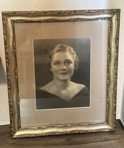 VINTAGE 15.5x13.5 WOOD GOLD GILT LINEN LINER PHOTO PICTURE FRAME Fits 8x10 Photo - Picture 1 of 12