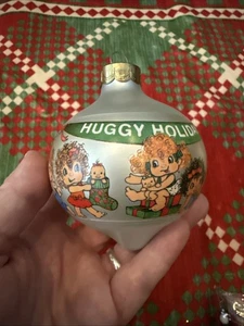 HUGGA BUNCH 1985 GLASS ROUND ORNAMENT - VINTAGE HALLMARK - NO BOX Precious Hugs - Picture 1 of 7
