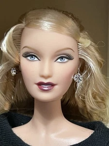 FESTIVE AND FABULOUS BARBIE - 2007 - 2007 BARBIE FAN CLUB DOLL - BC GOLD - Picture 1 of 11