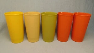 VINTAGE 5 TUPPERWARE 12-oz. TUMBLERS (873) ¡MUY BONITOS!! - Imagen 1 de 5