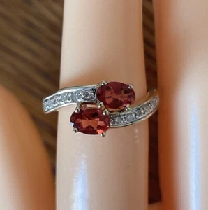 Anello a grappolo in oro giallo 9 ct 1,6 ct opale di fuoco e diamanti, taglia UK M, misura EU 52 - Foto 1 di 6