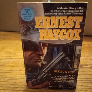 SIxGun Duo , Ernest Haycox Western Novel Paperback Book - Imagen 1 de 4