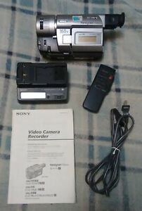 Sony Handyman CCD-TRV67 Hi-8 Camcorder w/ Remote & Sony Battery Charger