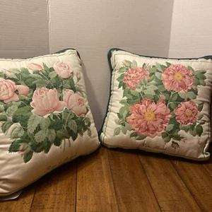 Set of 2 Waverly Rose Garden Throw Pillows vintage 14”x14 - Picture 1 of 11