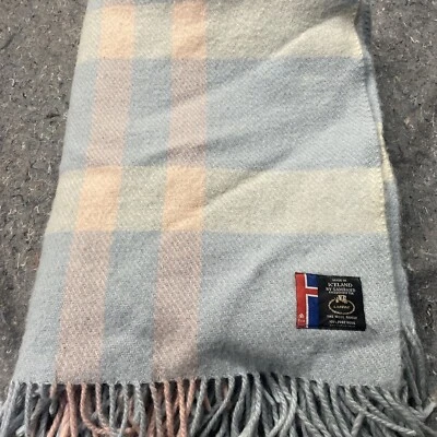 Samband Landau 冰岛纯羊毛格子毯蓝色 78 英寸 x 59 英寸 — 第 1/4 张图片