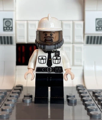 LEGO Security Guard Minifigure from Mr. Freeze Ice Attack sh0320 70901 sh320 - Image 1 of 4