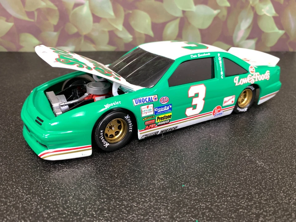 Pontiac Bank Action Dale Earnhardt #3 Lowes 1989 1:24 Foto 1 de 4