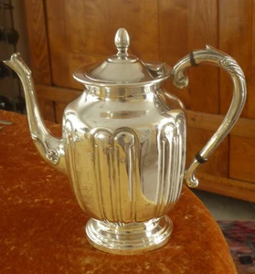 Antigua tetera plateada - Christofle - hecha a mano - 1 litro - Imagen 1 de 10