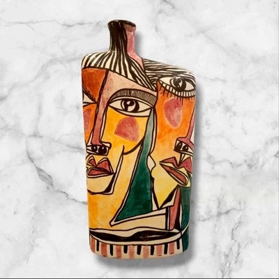 Susurros en arcilla - Jarrón facial de cerámica pintado a mano - Una obra maestra Foto 1 de 4