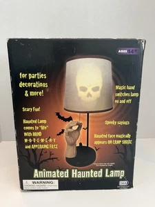 Animierte Spuklampe Deko Lichtsensor/Sound aktiviert Halloween gruseliger Spruch - Bild 1 von 4
