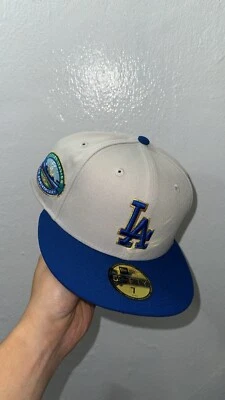 New Era 59fifty 浅灰色 洛杉矶道奇队合身帽子 尺寸 7 — 第 1/4 张图片