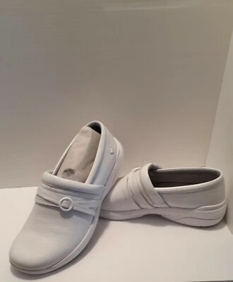Zapatos para mujer Nurse Mates blancos sin cordones Cheri cuero antideslizante talla 11M Foto 1 de 4