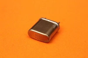 CRISTAL - QUARTZ - 4500 kHz - 4,50 MHz - Radio Amateur - Boîtier CR-18/U - GRC-9 - Zdjęcie 1 z 2