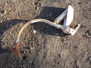 COMPLETE GLENCOE ROW CROP FIELD CULTIVATOR VIBRA-SHANK SHANK 3300 - Picture 1 of 5