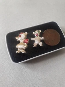 Teddy Bear Vintage Badges - Picture 1 of 3