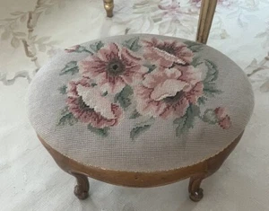 Needlepoint Stool  Flowers Pinks Wood Base French Victorian Style Vtg Antique - Picture 1 of 24