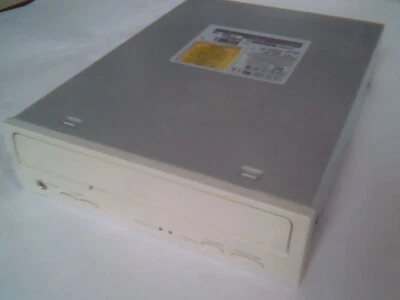 Unidad de CD Acer Peripherals 4432086 Diciembre 1999 Grabable Regrabable  Foto 1 de 4
