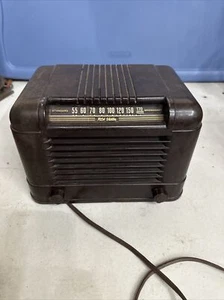 RARE WWII ERA Vintage RCA VICTOR / MODEL 10X AM RADIO 1947 - Picture 1 of 8