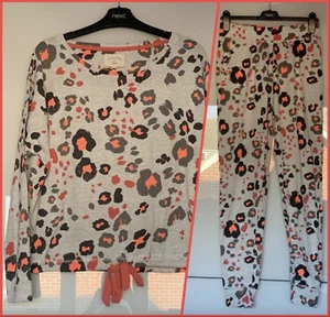PIJAMA DE LONGITUD COMPLETA NEXT GRIS Y CORAL BRILLANTE ESTAMPADO ANIMAL PEQUEÑO REINO UNIDO 8-10 - Imagen 1 de 3