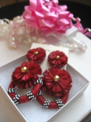 Pendientes Chan Luu Cuentas Largas Rojo Festivo Rafia BoHo Medallón Festival Nuevos $68 Foto 1 de 4