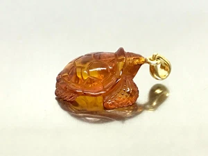 Amber Pendant Gift Carved Turtle Baltic Amber Tortoise Silver 925 GP 1,9g 18254 - Picture 1 of 12