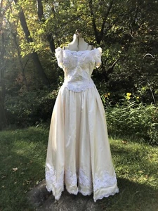 ALVINA VALENTA Couture Beaded Wedding Gown w/ Rolled Rose Veil 38-30-80 A+ - Picture 1 of 12