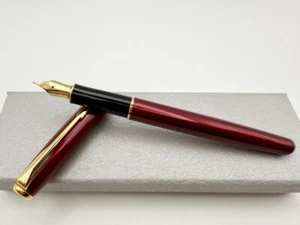 PARKER SONNET LAQUE RUBY RED FOUNTAIN PEN M 18K - Picture 1 of 8