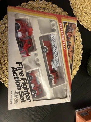 Vintage Fire Fighter Action Set Die-Cast Metal & Plastic Fire Trucks (No. 7489) - Image 1 of 4