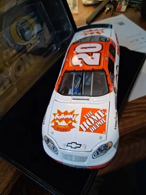 (9006) Tony Stewart ELITE #20 Home Depot Kaboom 2005 Monte Carlo Elite #320 /504 - Image 1 of 4