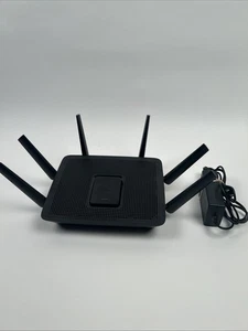 Linksys EA9300 Max-Stream AC4000 router Wi-Fi tri-band 4 porte testato - Foto 1 di 6
