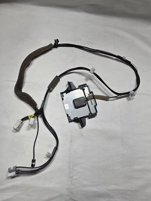 16-20 TOYOTA SIENNA 10 GPS NAVIGATION ANTENNA MODULE UNIT W/ CABLE 86860-08021-A - Image 1 of 4