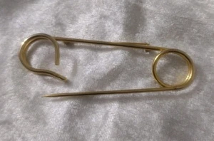 Gold Extra Large Dangle Charm Safety Pin Brooch Vintage 1980s Pin Opens - Picture 1 of 4
