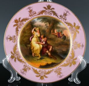 STUNNING ANTIQUE HAND PAINTED ARTIST SIGNED ROYAL VIENNA AUSTRIA PORCELAIN PLATE