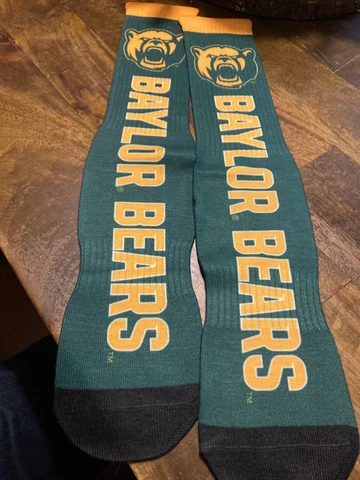 NEW! NCAA Baylor Bears Yellow/Green Large Mens (9/13) Womens (10/12) Socks NWT Cover
