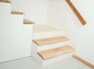 PRECIO ESPECIAL! Escalera roble roble salvaje con borde de árbol sin tratar AHORA BARATO - Imagen 1 de 7