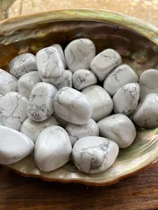 3x Pietre Bianche Howlite Tumbled XL 25-30mm Cristalli Reiki Guarigione Corona Chakra - Foto 1 di 5