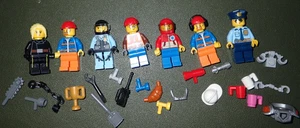 Lotto LEGO Minifigure e Accessori - 7 Figurine Minifigure e 21 Accesso Assortito. - Foto 1 di 3