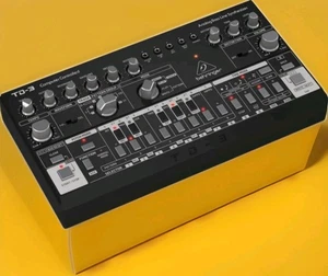 Behringer TD-3-BK Analog Bass Line Synthesizer with charger [NEW] - Picture 1 of 9