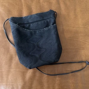 Maruca Umhängetasche, schöner schwarzer Jacquard, Handarbeit in CO - Bild 1 von 9