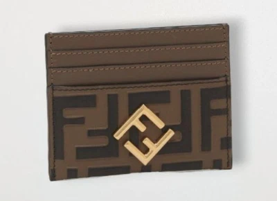 Porta-Cartão de Visita Feminino Couro Marrom Fendi FF Diamond Zucca - Imagem 1 de 3