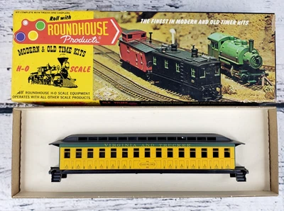 Roundhouse HO Scale 50’ Virginia & Truckee Passenger Sleeping Car #5007 - Image 1 of 2