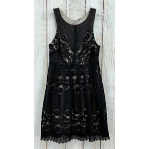 Free People Rocco Kleid Gr. 0 schwarz Spitze Overlay ärmellos offener Rücken - Bild 1 von 8