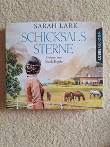 Schicksalssterne von Sarah Lark - Hörbuch - gelesen von Nicole Engeln - Bild 1 von 2