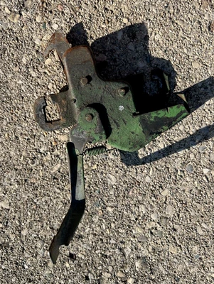 Conjunto de bloqueo de capó usado OEM 1992-1996 Ford F150 Bronco F250 F350 Foto 1 de 4