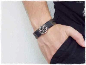 Bracciale Celtico Uomo Uomo Bracciale Scudo Vichingo Bracciale Norro in Pelle Bracciale Pagano Uomo - Foto 1 di 16