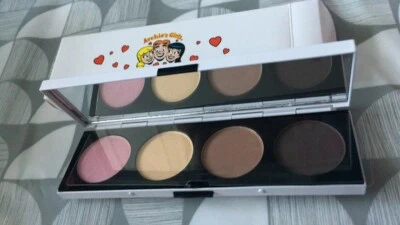 MAC Archies Girls Collection Eyeshadow Quad Shade: Caramel Sundae – BNIB – SRARE - Image 1 of 4