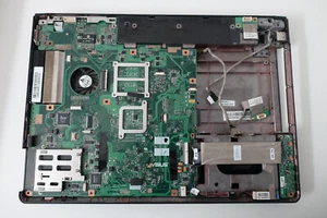 Scheda madre Asus vintage laptop X55S con base. Geforce 9500M - Foto 1 di 6