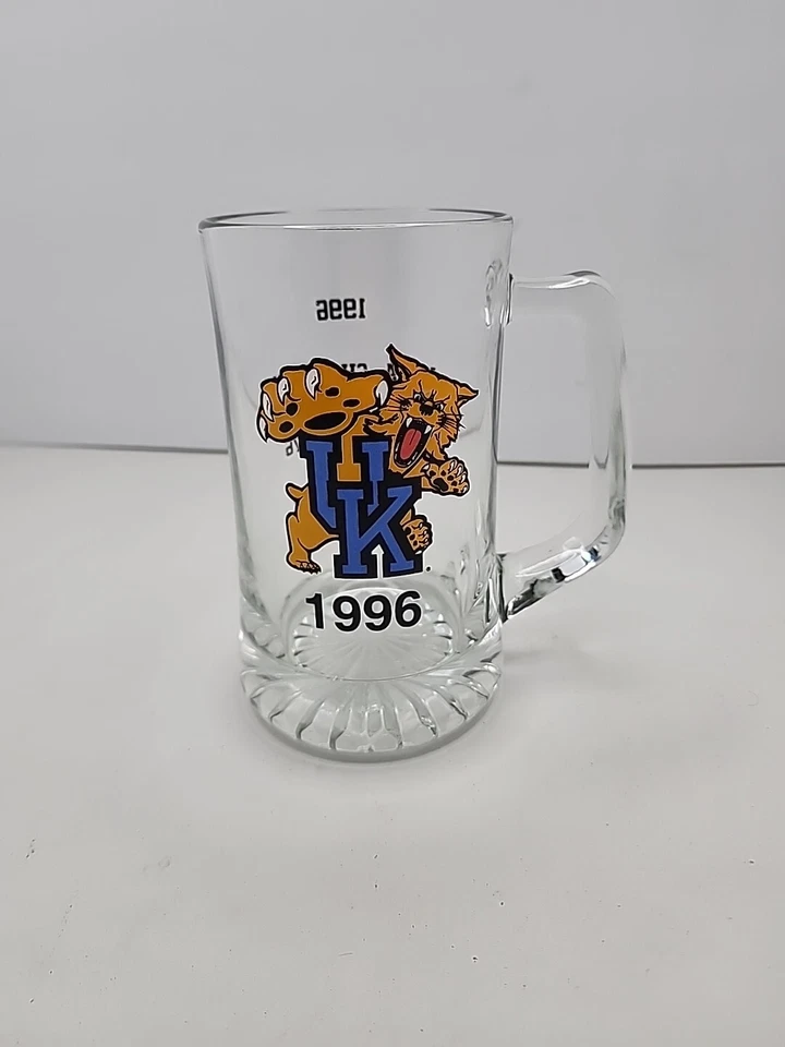  VINTAGE 1996 KENTUCKY WILDCATS BASKETBALL NATIONAL CHAMPION MUG - Image 1 of 3